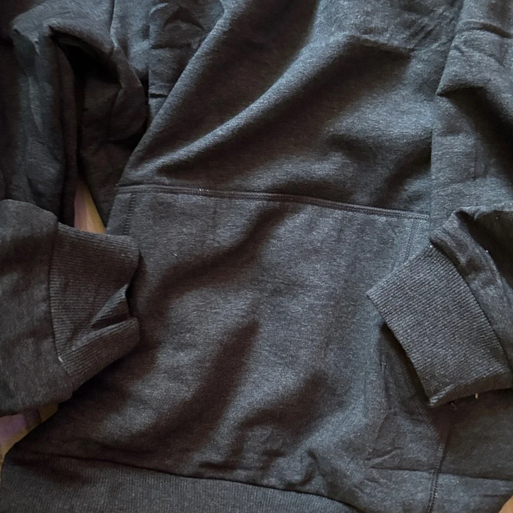 Bloomingdale's MagcoMsen  gray/Black Hoodie! New with tags! never won! - Picture 4 of 5